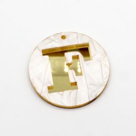 Placa de Acrílico Perolada / 6cm - Redondo - Letra Vazada - 2 Furos (PAR) - Dourado -F