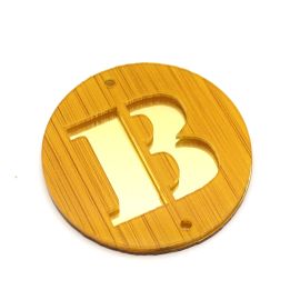 Placa em Acrilíco / 6cm - Efeito Madeira - Letra Vazado - Dourado (unidade)-B