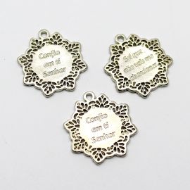 Pingente de Metal / 28x25mm - "Confio em Ti Senhor" (Unidade)