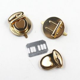 Fecho de Metal para Bolsa / 33x30mm - com Trava Coração (1 kit) -Dourado