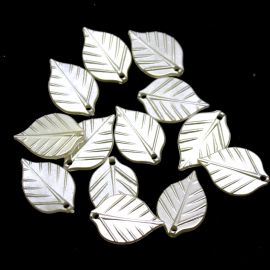 Pingente de ABS Perolado / 24x16mm - Folha (10 gramas) - Creme