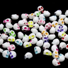 Conta Plástica Leitosa / 10x8mm - Caveira (10 gramas) - Cores Diversas