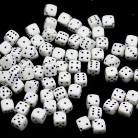 Cubo de Plástico Leitoso / 8mm - Dado (10 gramas) - Branco