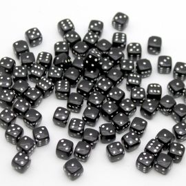 Cubo de Plástico Leitoso / 8mm - Dado (10 gramas) - Preto