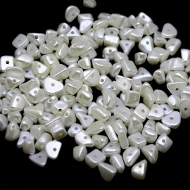 Conta Plástica Perolada / 6mm - Cascalho (10 gramas) - Creme