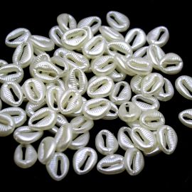 Entremeio Perolado / 15x11mm - Búzio com Furo Passante (10 gramas) - Creme