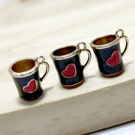 Pingente de Metal Dourado / 12X14mm - Caneca (unidade)