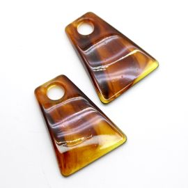 Pingente de Resina Mesclada / 68x52mm - Trapézio (unidade)