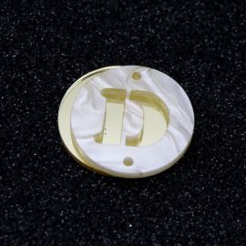 Placa em Acrílico Perolada / 3cm - Redondo - Letra Vazada - 2 Furos (PAR) - Dourado -D