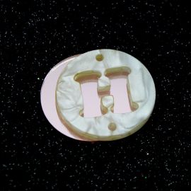 Placa em Acrílico Perolada / 3cm - Redondo - Letra Vazada - 2 Furos (PAR) - Rosa-H