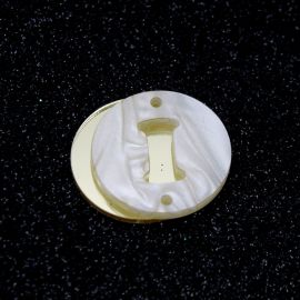 Placa em Acrílico Perolada / 3cm - Redondo - Letra Vazada - 2 Furos (PAR) - Dourado -I