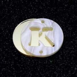 Placa em Acrílico Perolada / 3cm - Redondo - Letra Vazada - 2 Furos (PAR) - Dourado -K