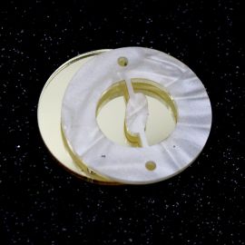 Placa em Acrílico Perolada / 3cm - Redondo - Letra Vazada - 2 Furos (PAR) - Dourado -O