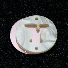 Placa em Acrílico Perolada / 3cm - Redondo - Letra Vazada - 2 Furos (PAR) - Rosa-Y