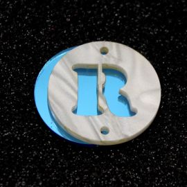 Placa em Acrílico Perolada / 3cm - Redondo - Letra Vazada - 2 Furos (PAR) - Azul -R