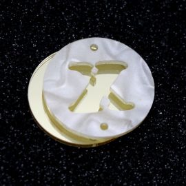 Placa em Acrílico Perolada / 3cm - Redondo - Letra Vazada - 2 Furos (PAR) - Dourado -X