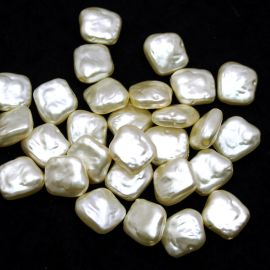 Imitação de Pérola Água Doce / 15x13mm (10 gramas) - Rosê