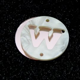 Placa em Acrílico Perolada / 3cm - Redondo - Letra Vazada - 2 Furos (PAR) - Rosa-W