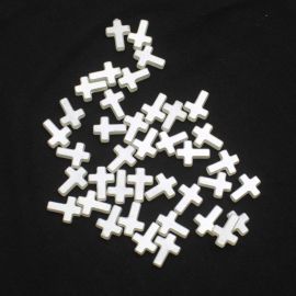 Entremeio de ABS Perolado / Crucifixo 15x12mm (10 gramas) - Creme