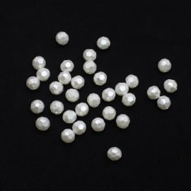 Conta Plástica Perolada / Cristal Facetado 8mm (10 gramas) - Creme