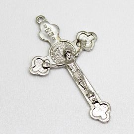 Crucifixo de Metal / 56x34mm - Cristo e São Bento (Unidade)-Níquel