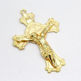 Crucifixo de Metal Dourado / 75x52mm - Cristo e Cruz de São Bento  (Unidade)
