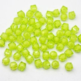 Quadrado Plástico 10mm / Facetado - Transparente com Miolo (10 gramas)