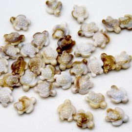 Conta Plástica Mesclada / 17X14mm - Tartaruga com Furo Passante (10 gramas) - Bege 