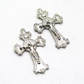 Crucifixo de Metal / 46X28mm - Cristo e Medalha de São Bento (Unidade)