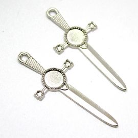 Pingente de Metal / 64x27mm - Umbanda - Espada (Unidade) - Dourado