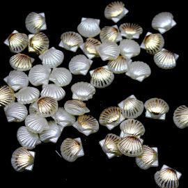 Conta de Plástico Perolada / 11x12mm - Concha com Detalhe Dourado (10 gramas)