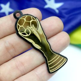 Tema Brasil / Pingente de Acrílico Dourado - Taça do Mundo 58x21mm (1 Unidade)