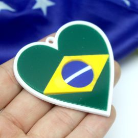 Tema Brasil / Pingente de Acrílico - 57mm / Bandeira Coração (1 Unidade)