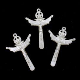 Crucifixo de ABS Perolado / 56x39mm - com Cristo (10 gramas) - Creme