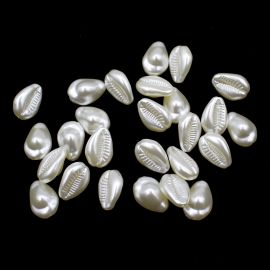 Entremeio Perolado / 18x13mm - Búzio com Furo Passante (10 gramas) - Creme 