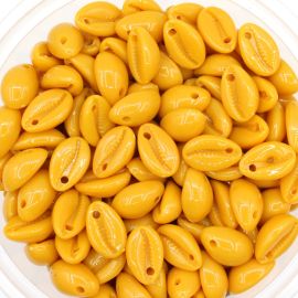 Pingente de Plástico Leitoso / 18x12mm - Búzio (10 gramas)