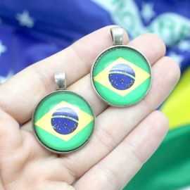 Tema Brasil / Pingente de Metal - Bandeira 27mm (1 Unidade) - Níquel