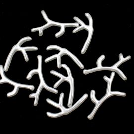 Pingente Perolado / 39x25mm - Corais (10 gramas) - Branco