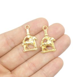 Pingente de Metal / Country - Cavalo 26x15mm - Dourado