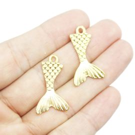 Pingente de Metal / 28x11mm - Rabo de Sereia (unidade) - Dourado 