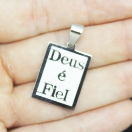 Pingente de Aço Inoxidável / 24x17mm - Deus é Fiel (Unidade)-Níquel