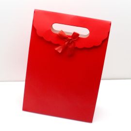 Sacola de Papel para Presente (M) / 27x19cm - com Aba e Velcro (unid.)