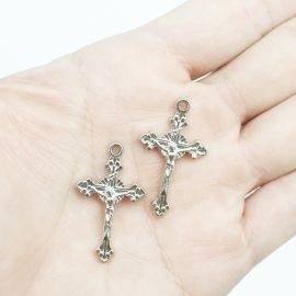 Crucifixo de Metal / 32x19mm - (Unidade) - Níquel