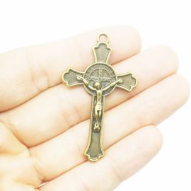 Crucifixo de Metal / 49x29mm - Cristo e São Bento (Unidade)