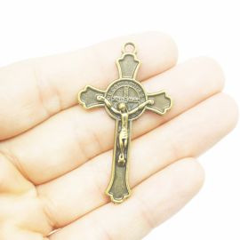 Crucifixo de Metal / 49x29mm - Cristo e São Bento (Unidade)-Ouro Velho