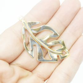Pingente de Metal - 49x27mm / Folha (Unidade) - Dourado