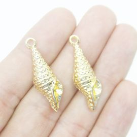Pingente de Metal / 31x10mm - Caramujo (Unidade) -Dourado