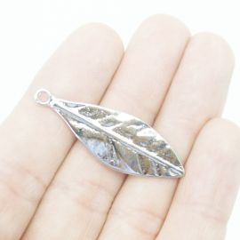 Pingente de Metal - 38x13mm / Folha (Unidade) -Níquel