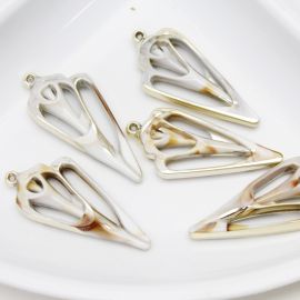 Pingente de Plástico Mesclado / 54x24mm - Concha Fatiada (unidade) - Dourado