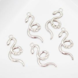 Pingente de Metal / 37x15mm - Cobra (unidade) -Níquel